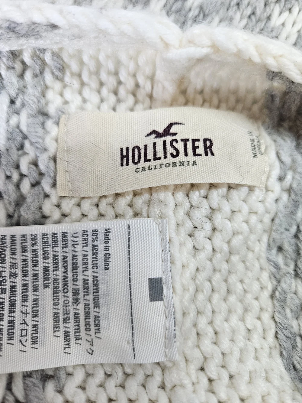 Hollister White Gray Eagle Logo Fair Isle Knit Infinity Scarf